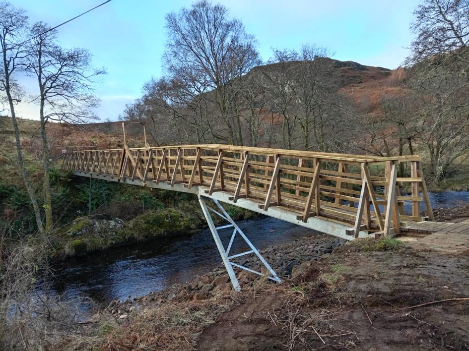 Refurbishing Shaky Bridge, Comrie